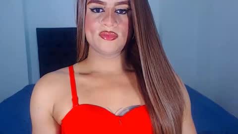 Snapshot of sweetsofiats chatting on November 2025 07:15:01 PM SOFIA online show from November 2025 07:15:01 PM