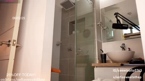 Snapshot of sweetsthep22 chatting on February 2025 06:35:02 PM Sofia online show from February 2025 06:35:02 PM