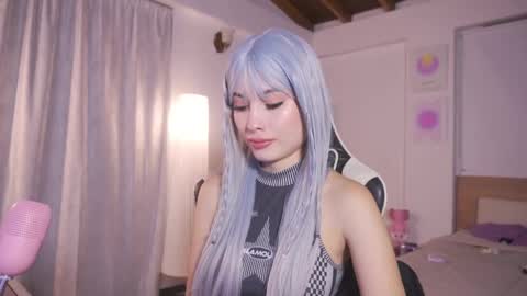 Cat independent model  online show from September 2025 02:02:01 AM