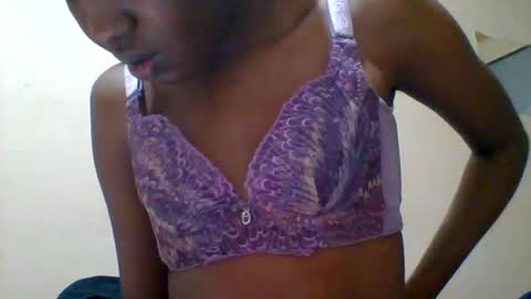 Snapshot of sweett_kimmie chatting on July 2026 07:05:02 PM sweett_kimmie online show from July 2026 07:05:02 PM