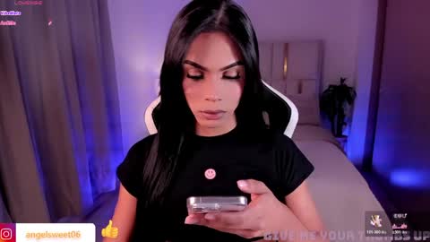 Snapshot of sweett_shinexx chatting on June 2026 02:01:02 AM angel online show from June 2026 02:01:02 AM