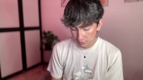 Snapshot of sweettaaron chatting on May 2026 01:14:02 AM Andy online show from May 2026 01:14:02 AM