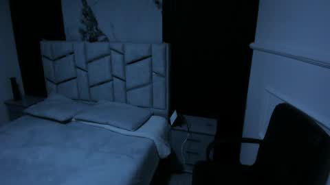 Snapshot of sweettanniex chatting on April 2026 11:37:01 AM Sweet Annie online show from April 2026 11:37:01 AM