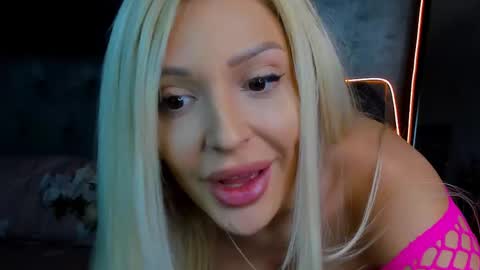 Snapshot of sweettheaa_ chatting on October 2025 07:02:02 PM Jessica online show from October 2025 07:02:02 PM