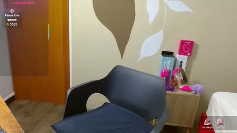 Snapshot of sweettscarlet chatting on November 2025 11:31:02 AM Scarlet online show from November 2025 11:31:02 AM