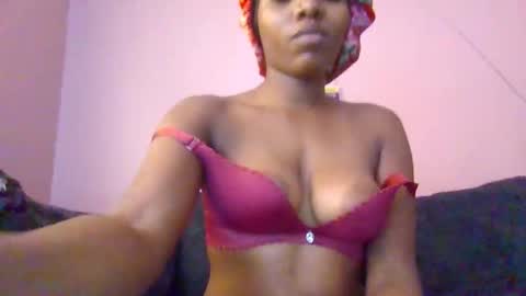 Snapshot of sweetwipe_africana14 chatting on January 2026 10:51:01 AM Essy online show from January 2026 10:51:01 AM