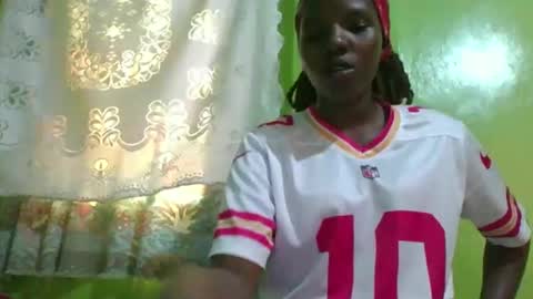 Snapshot of sweetwipe_africana14 chatting on February 2026 12:25:01 PM Essy online show from February 2026 12:25:01 PM