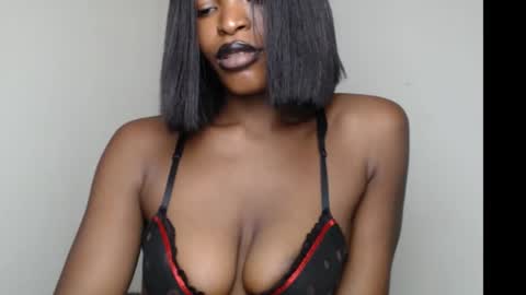 Snapshot of sweetxxboobsx chatting on December 2025 09:03:01 AM sweetxxboobsx online show from December 2025 09:03:01 AM