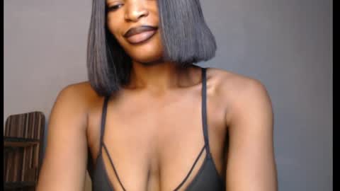 Snapshot of sweetxxboobsx chatting on April 2026 07:00:01 AM sweetxxboobsx online show from April 2026 07:00:01 AM