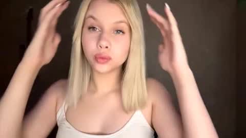 Kate online show from December 2025 03:41:01 PM