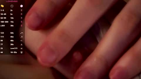 Snapshot of sweetyoops chatting on April 2026 05:43:01 PM Astrid online show from April 2026 05:43:01 PM