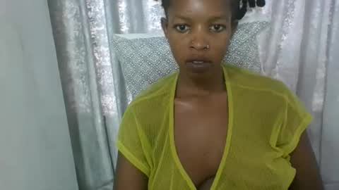 Snapshot of sweetz_candice chatting on October 2025 12:37:02 PM sweetz_candice online show from October 2025 12:37:02 PM