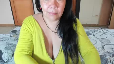 Snapshot of sweewoman_ chatting on July 2026 12:42:02 PM Miranda online show from July 2026 12:42:02 PM