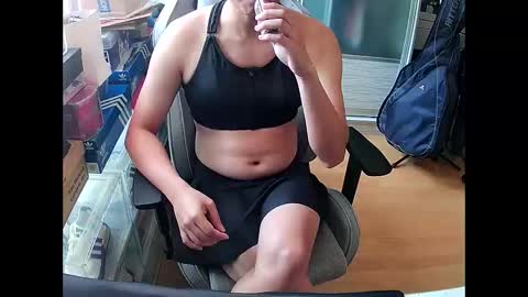 Snapshot of swimsuitloves chatting on November 2025 01:08:01 AM swimsuitloves online show from November 2025 01:08:01 AM