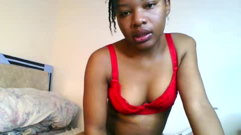 Snapshot of swit_candy chatting on June 2026 06:34:02 PM Candy online show from June 2026 06:34:02 PM