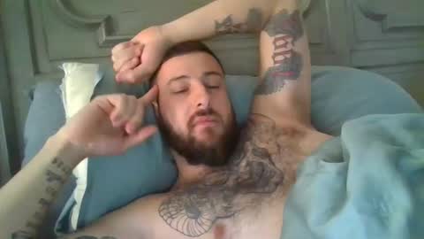 swoozy_ online show from November 2025 07:16:02 PM