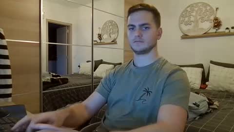 Snapshot of syl092 chatting on December 2025 07:12:02 PM syl092 online show from December 2025 07:12:02 PM