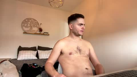 syl092 online show from February 2026 01:15:01 PM