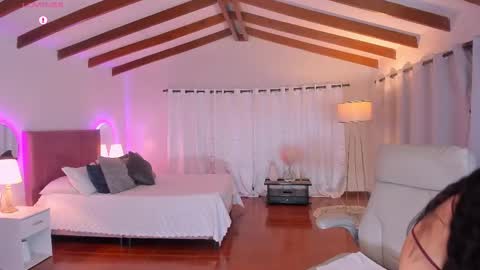 sylvana online show from October 2025 04:42:01 AM