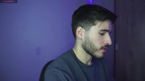 Snapshot of t0ny_wylie chatting on December 2024 10:32:01 AM t0ny_wylie online show from December 2024 10:32:01 AM