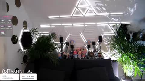 TAANNI online show from November 2025 10:10:02 PM