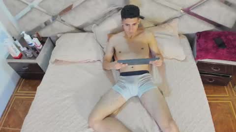 tahhlia taylor online show from September 2025 07:30:02 PM