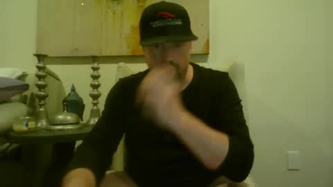 Snapshot of taiboi chatting on December 2024 09:42:01 AM TaiBoi online show from December 2024 09:42:01 AM