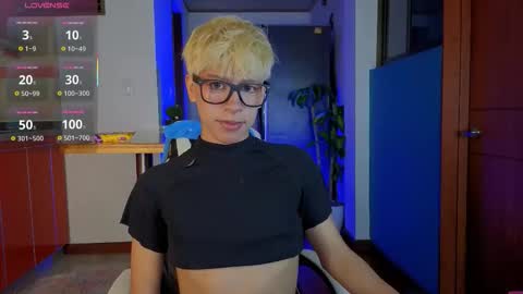 Snapshot of taichi_bluy chatting on February 2026 11:04:02 AM taichi online show from February 2026 11:04:02 AM