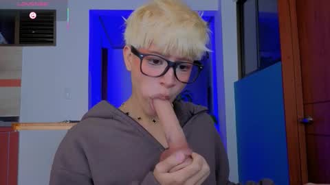 Snapshot of taichi_bluy chatting on February 2026 01:15:01 PM taichi online show from February 2026 01:15:01 PM