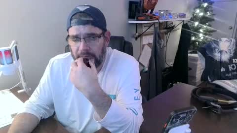 TaintNuzzler online show from December 2024 03:15:01 AM