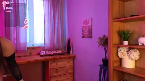 Snapshot of taissa_farmiga chatting on October 2025 07:18:01 AM Lizzy online show from October 2025 07:18:01 AM