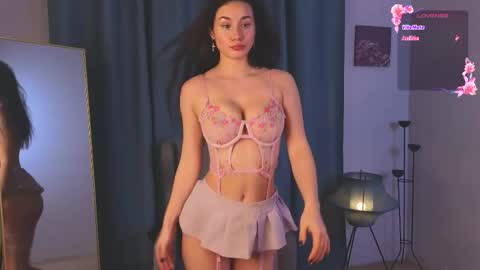 Snapshot of taissa_farmiga chatting on November 2025 04:40:01 PM Lizzy online show from November 2025 04:40:01 PM