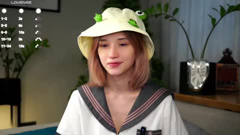 Mia online show from February 2025 05:04:01 AM