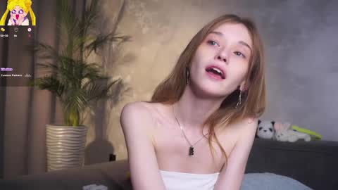 Mia online show from April 2026 01:15:01 AM