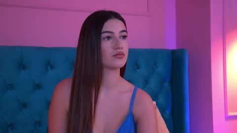 taliamorenne online show from October 2025 03:29:02 PM