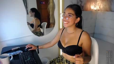 taliasweett online show from May 2026 07:52:02 PM
