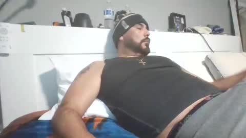 talllatino310 online show from December 2025 08:02:01 PM