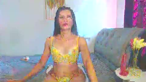 Snapshot of talyanarosa chatting on April 2026 07:00:01 AM Talyana online show from April 2026 07:00:01 AM