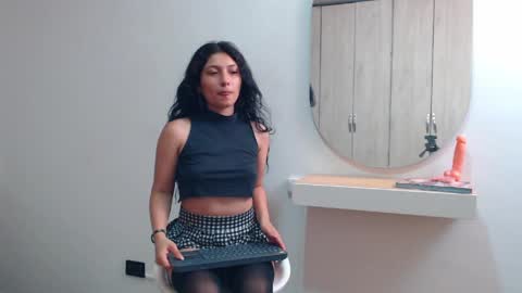 Hi im sara online show from April 2026 02:12:02 AM