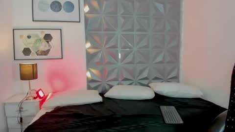 tamara_rouse57 online show from September 2025 06:07:01 AM