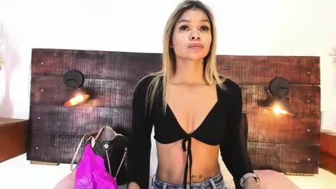 Snapshot of tamara_sanz1 chatting on June 2026 10:58:01 AM online show from June 2026 10:58:01 AM