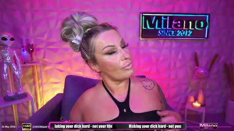 Snapshot of tamaramilano chatting on May 2026 07:37:01 AM TamaraMilano online show from May 2026 07:37:01 AM