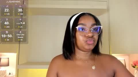 Tami online show from November 2025 08:54:01 PM