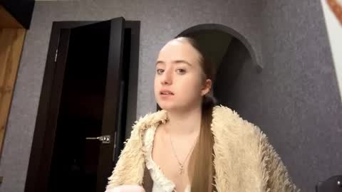 Snapshot of tamiecaimi chatting on April 2026 02:23:02 PM Karina online show from April 2026 02:23:02 PM