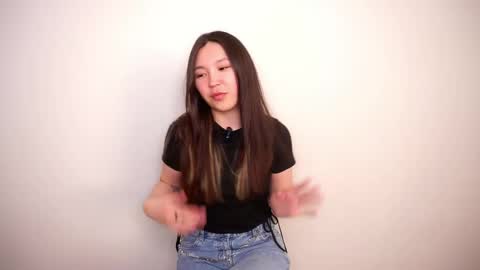 Snapshot of tamikobourgoine chatting on May 2026 10:12:01 AM Nona online show from May 2026 10:12:01 AM