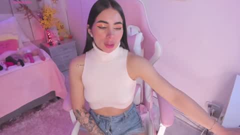 Snapshot of tammy_w chatting on December 2024 07:32:01 PM Tammy online show from December 2024 07:32:01 PM