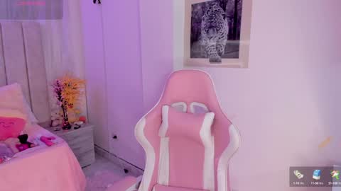 Snapshot of tammy_w chatting on January 2025 10:34:01 PM Tammy online show from January 2025 10:34:01 PM