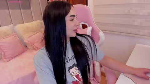 Snapshot of tammy_w chatting on September 2025 07:02:02 PM Tammy online show from September 2025 07:02:02 PM