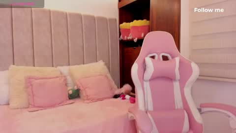 Snapshot of tammy_w chatting on September 2025 09:37:02 PM Tammy online show from September 2025 09:37:02 PM