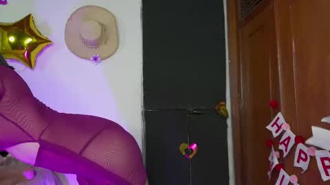 Tamy online show from September 2025 04:27:02 AM